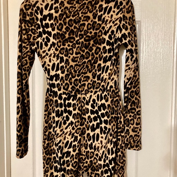 Night & Day - Women’s Cheetah Print Onesie. Size Small. - Picture 2 of 4